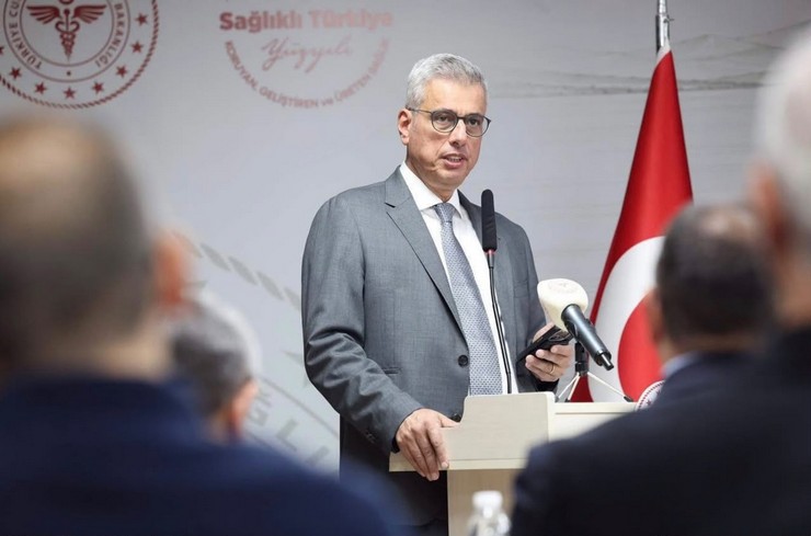 saglik-bakani-prof-dr-kemal-memisoglunun-baskanliginda-duzenlenen-il-saglik-mudurleri-toplantisina-81-ilin-saglik-mudurleri-ve-bakanlik-burokratlari-katildi-4.jpg