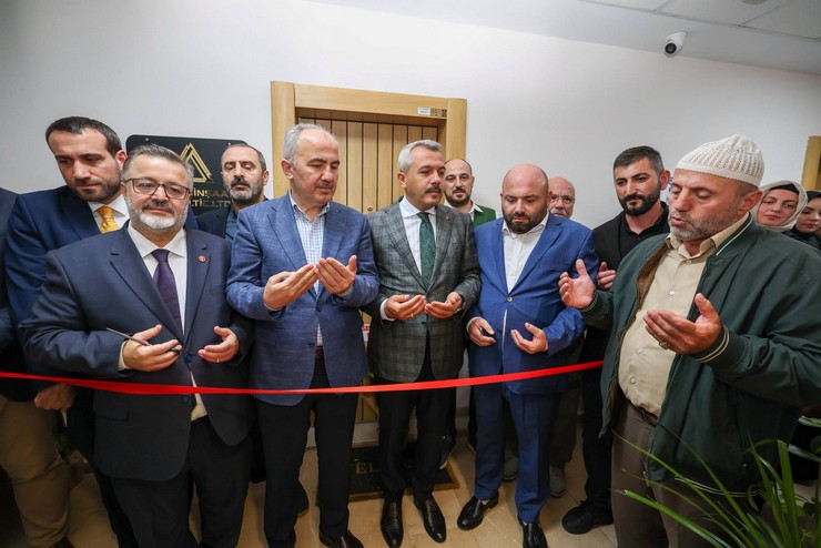 mustafa-kadir-buyukun-sahibi-oldugu-rize-takipin-yeni-hizmet-ofisi-acildi-4.jpg
