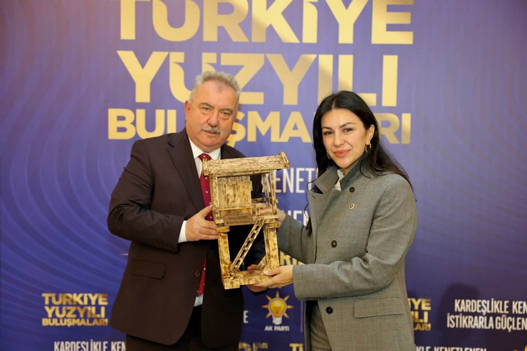 ak-parti-genel-baskan-yardimcisi-nilhan-ayanrizede-bir-dugun-salonunda-duzenlenen-turkiye-yuzyili-bulusmalari-programina-katildi-12.jpg