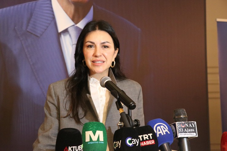 ak-parti-genel-baskan-yardimcisi-nilhan-ayanrizede-bir-dugun-salonunda-duzenlenen-turkiye-yuzyili-bulusmalari-programina-katildi-16.jpg