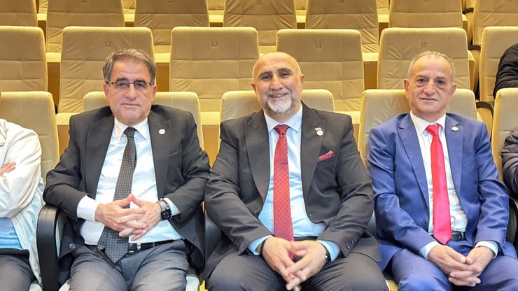 chp-genel-baskani-ozgur-ozel-ve-ekrem-imamoglunun-birlik-mesajlariyla-damga-vurdugu-yeni-parti-rize-il-baskanligi-on-seciminde-heyecan-zirvede-2.jpg