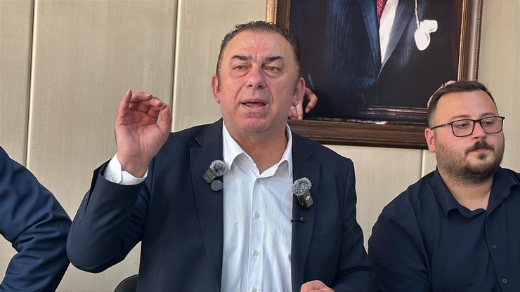 cumhuriyet-halk-partisi-chp-rize-il-baskani-muhittin-bayrak-il-baskanligi-binasinda-duzenledigi-basin-toplantisinda-gundeme-dair-degerlendirmelerde-bulundu-11.png