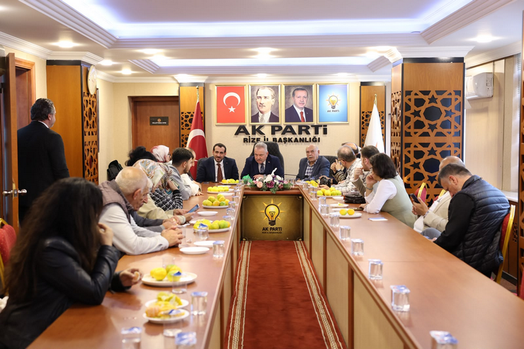 ak-parti-rize-il-baskani-yilmaz-katmer-tibbi-sekreter-temizlik-gorevlisi-ve-guvenlik-gorevlisi-olarak-recep-tayyip-erdogan-sehir-hastanesine-4-bin-isci-alinacagini-kaydetti-18.png