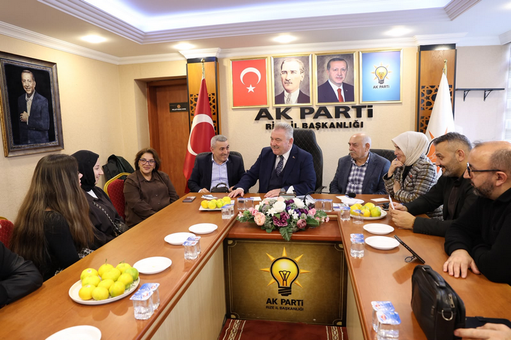 ak-parti-rize-il-baskani-yilmaz-katmer-tibbi-sekreter-temizlik-gorevlisi-ve-guvenlik-gorevlisi-olarak-recep-tayyip-erdogan-sehir-hastanesine-4-bin-isci-alinacagini-kaydetti-20.png