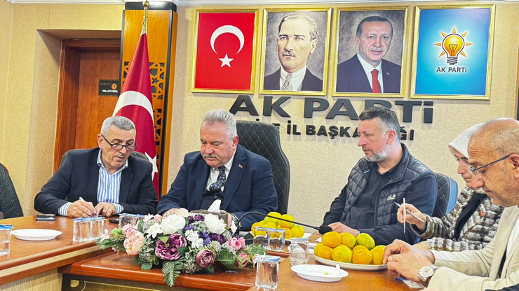 ak-parti-rize-il-baskani-yilmaz-katmer-tibbi-sekreter-temizlik-gorevlisi-ve-guvenlik-gorevlisi-olarak-recep-tayyip-erdogan-sehir-hastanesine-4-bin-isci-alinacagini-kaydetti-24.png