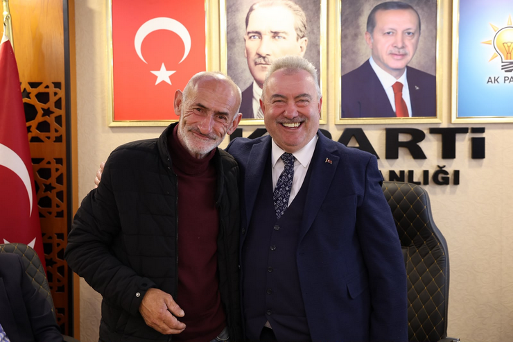 ak-parti-rize-il-baskani-yilmaz-katmer-tibbi-sekreter-temizlik-gorevlisi-ve-guvenlik-gorevlisi-olarak-recep-tayyip-erdogan-sehir-hastanesine-4-bin-isci-alinacagini-kaydetti-5.png