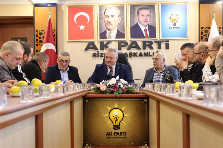 ak-parti-rize-il-baskani-yilmaz-katmer-tibbi-sekreter-temizlik-gorevlisi-ve-guvenlik-gorevlisi-olarak-recep-tayyip-erdogan-sehir-hastanesine-4-bin-isci-alinacagini-kaydetti-8.png