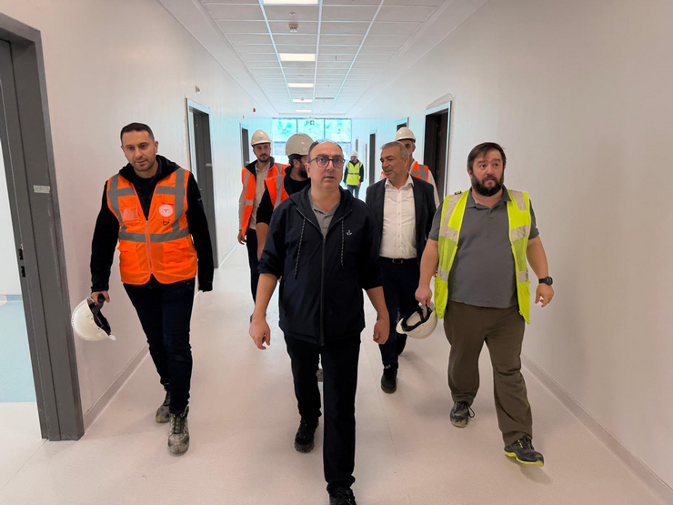 saglik-bakanligi-genel-mudurlerinden-rizede-recep-tayyip-erdogan-sehir-hastanesine-ziyaret-7.png