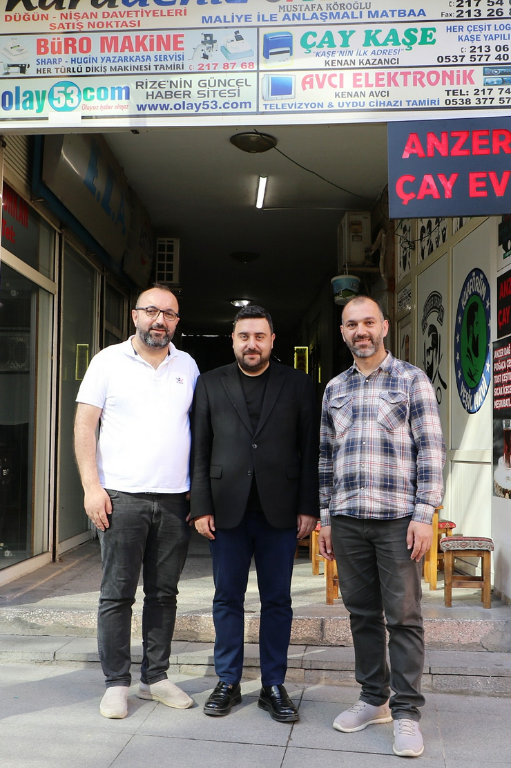 rize-il-genel-meclis-baskani-av-ali-imran-buyuk-beraberinde-il-genel-meclis-uyesi-resit-hapeloglu-ile-birlikte-olay53-ve-2mart-com-tr-haber-portallarimizi-ziyaret-ederek-meclis-ve-il-4.png