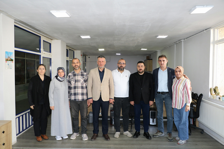 rize-il-genel-meclis-baskani-av-ali-imran-buyuk-beraberinde-il-genel-meclis-uyesi-resit-hapeloglu-ile-birlikte-olay53-ve-2mart-com-tr-haber-portallarimizi-ziyaret-ederek-meclis-ve-il.png