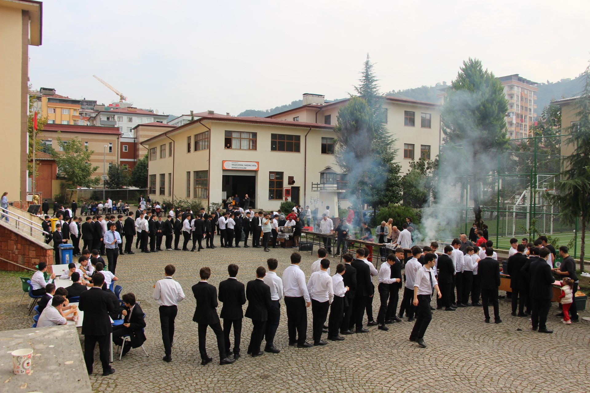 aw820168-03.jpg