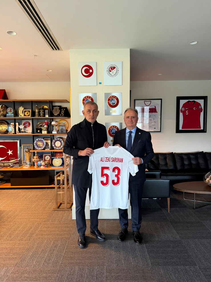 caykur-rizespor-kulubu-baskani-ali-zeki-saruhan-turkiye-futbol-federasyonu-tff-baskani-ibrahim-ethem-haciosmanoglunu-makaminda-ziyaret-etti-2.png