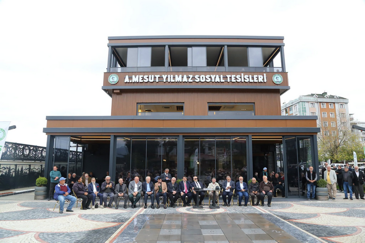 eski-basbakan-a-mesut-yilmaz-vefatinin-6-yil-donumunde-memleketi-cayelide-anildi-anma-torenine-katilan-hemsehrileri-merhum-basbakan-icin-rize-il-genelinde-valilik-ve-belediye-onc-13.png
