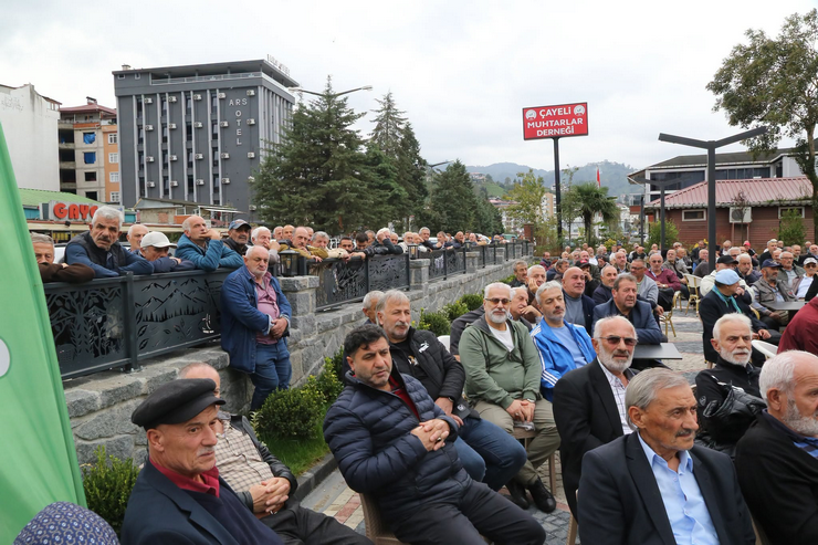 eski-basbakan-a-mesut-yilmaz-vefatinin-6-yil-donumunde-memleketi-cayelide-anildi-anma-torenine-katilan-hemsehrileri-merhum-basbakan-icin-rize-il-genelinde-valilik-ve-belediye-onc-16.png