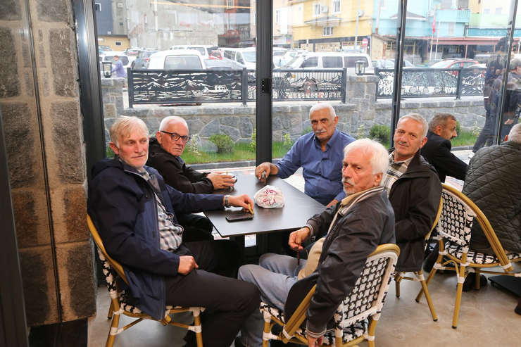 eski-basbakan-a-mesut-yilmaz-vefatinin-6-yil-donumunde-memleketi-cayelide-anildi-anma-torenine-katilan-hemsehrileri-merhum-basbakan-icin-rize-il-genelinde-valilik-ve-belediye-onc-3.png