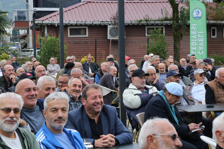 eski-basbakan-a-mesut-yilmaz-vefatinin-6-yil-donumunde-memleketi-cayelide-anildi-anma-torenine-katilan-hemsehrileri-merhum-basbakan-icin-rize-il-genelinde-valilik-ve-belediye-onc-4.png
