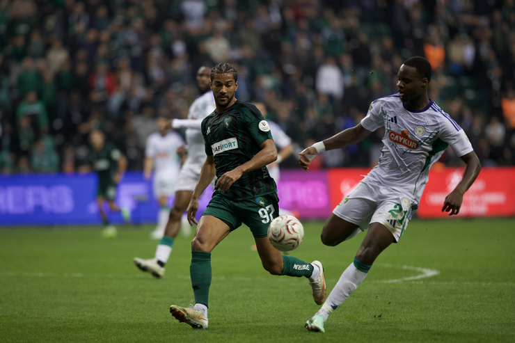 trendyol-super-ligin-10-haftasinda-kocaelispor-ile-caykur-rizespor-a-s-kocaeli-stadyumunda-karsilasti-5.png