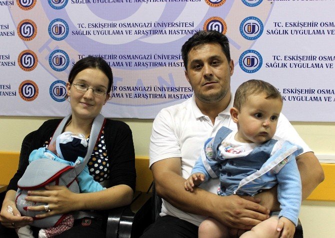 İki Kalp Kapakçığı Değişen Kadın Annelik Sevincini İkiye Katladı