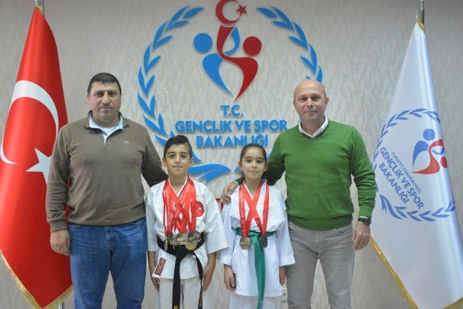 Şampiyon Sporcudan Gençlik Spor İl Müdürü Koç’a Ziyaret