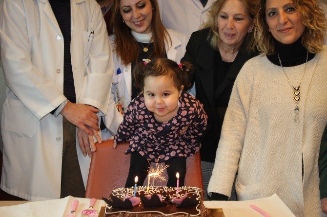 Minik Bade, Yeni Hayatın İlk Yaşını Kutladı