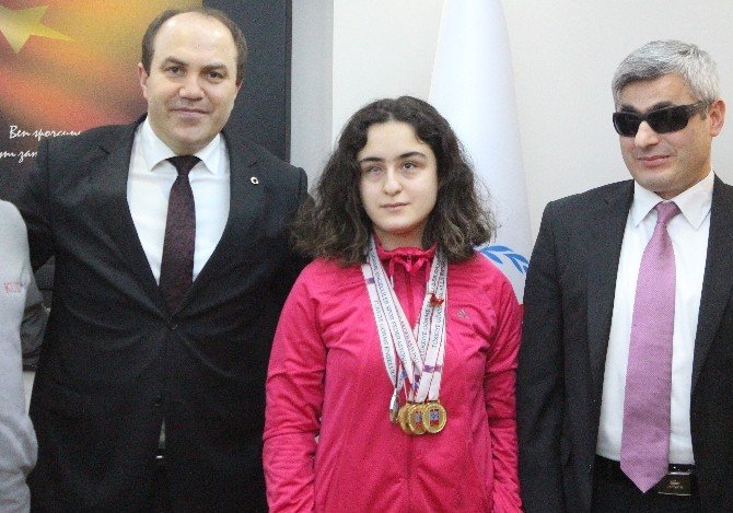 4 Madalyalı Tuğçe Aktaş, Altın İle Ödüllendirildi