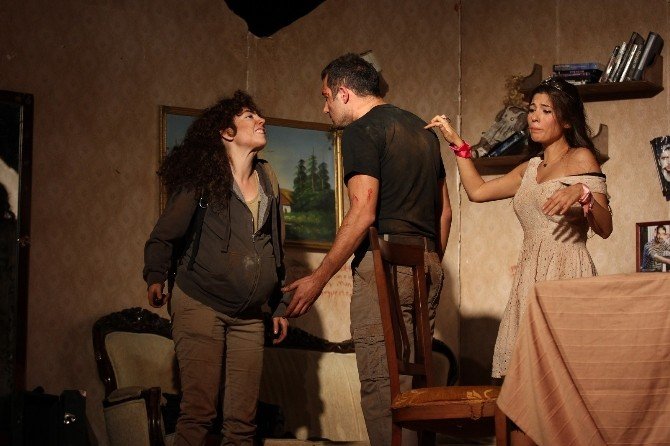 Tiyatro Oyunu Romeo’yu Beklerken’e Tam Not