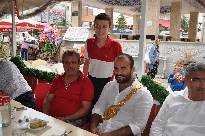 Başpehlivan Okulu’nun Hedefi Elmalı