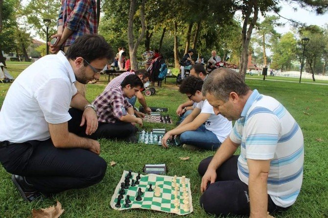 Sakarya’da “Sokakta Santranç Var” Projesi İlgi Görmeye Başladı