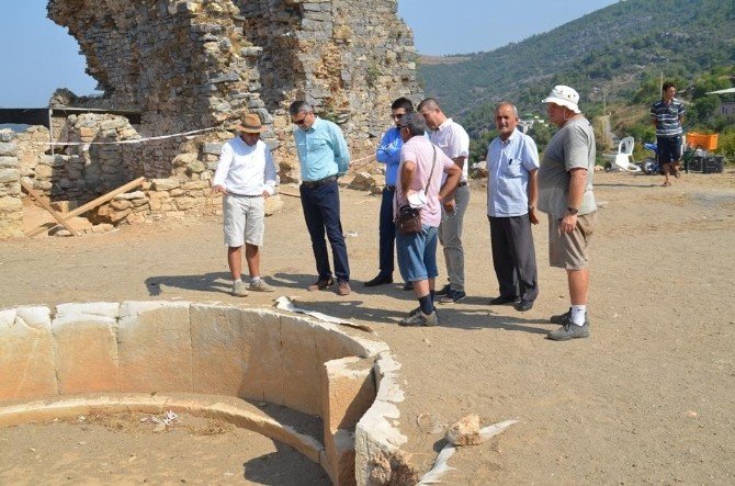 Gazipaşa’da Medusa Başı Bulundu