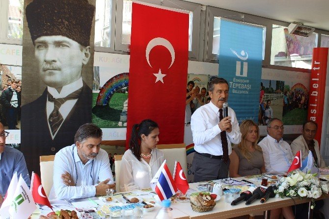 Bu Seneki Sempozyum Şehitler Ve Gülay Kanatlı Anısına