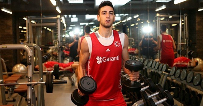 A Milliler Ağırlık Çalıştı