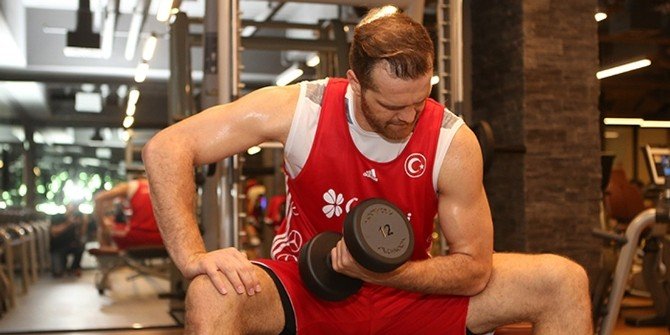 A Milliler Ağırlık Çalıştı