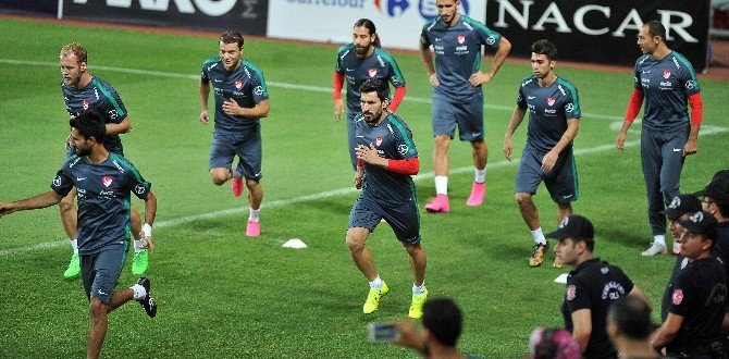 A Milli Takım, Hollanda Hazırlıklarına Başladı