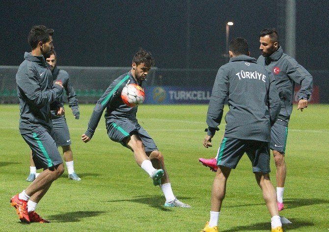 A Milli Takım, Yunanistan Maçı Hazırlıklarına Başladı