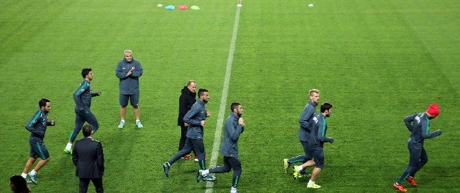 A Milli Takım, Çek Cumhuriyeti Maçı Hazırlıklarını Tamamladı