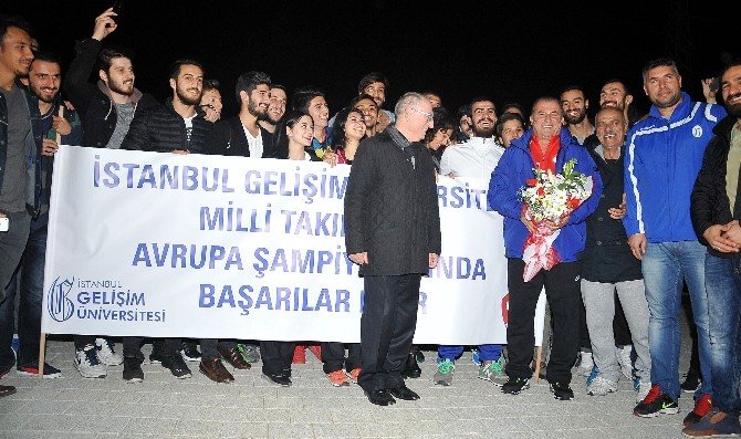 A Milli Takım, Katar Ve Yunanistan Maçı Hazırlıklarına Başladı