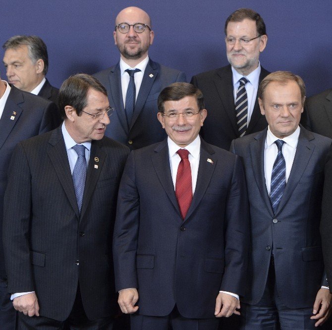 Davutoğlu, Ab Liderleriyle Aile Fotoğrafı Çekimine Katıldı