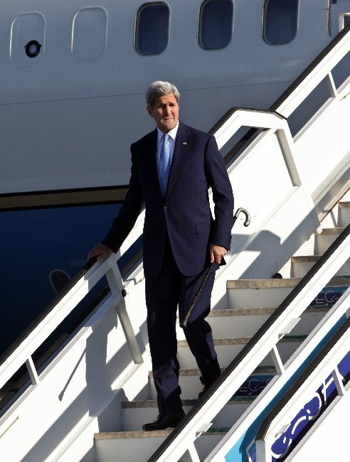 Abd Dışişleri Bakanı Kerry Küba’da