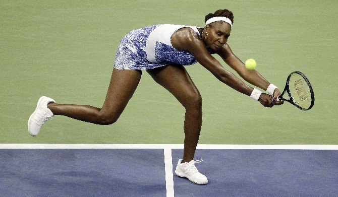 Serena Wıllıams, Ablasını Yenerek Yarı Finale Yükseldi