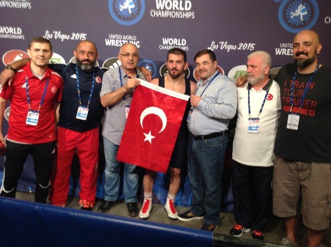 İlk Altın Madalya Selçuk Çebi’den