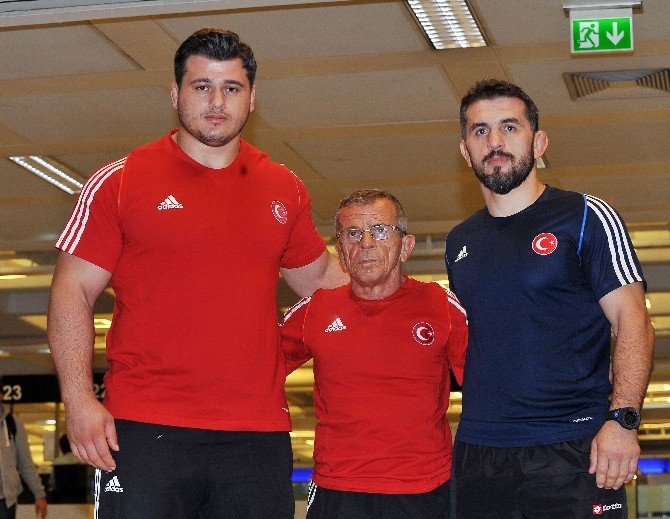 Grekoromen Milli Takımı’na Coşkulu Karşılama
