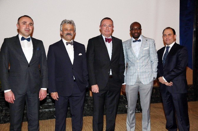 Acıbadem Ankara Hastanesi Omurga Ve Omurilik Sağlığı Merkezi Hizmete Girdi