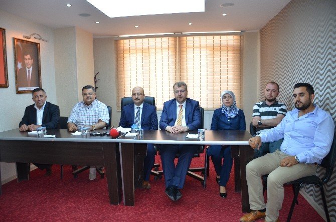Ak Parti Bilecik İl Başkanlığı’nda Yeni Hastane Ve Gündeme Açıklaması