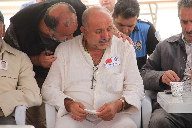 Şehit Polis Memuru Koç’un Babası Hac Kıyafetleri İle Taziyeleri Kabul Etti