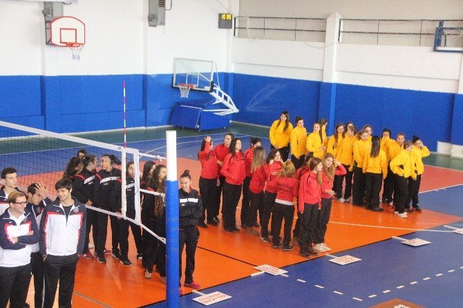Türkiye Üniversite Sporları Federasyonu Voleybol 2. Lig Müsabakaları Başladı