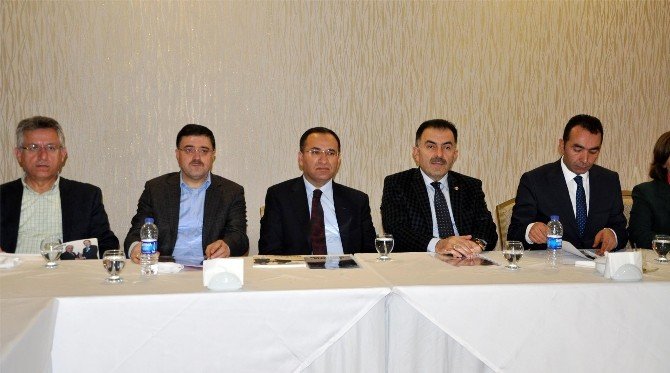 Adalet Bakanı Bozdağ: “Chp 1982 Anayasasından Rahatsız Değil”