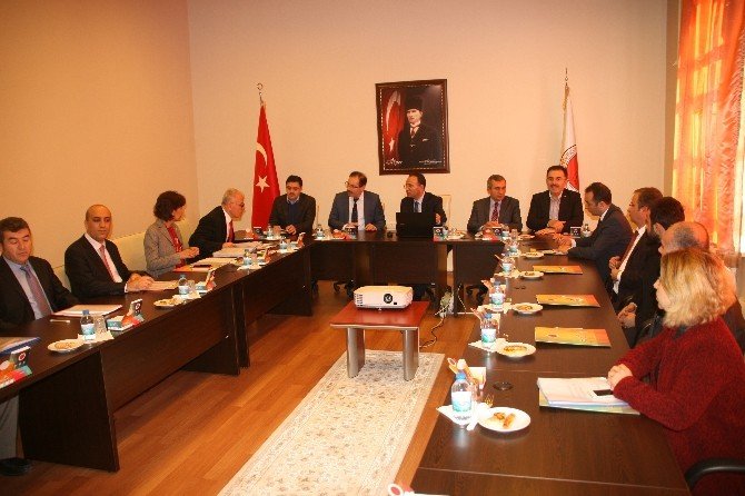 Adalet Bakanı Bekir Bozdağ, Bozok Üniversitesini Ziyaret Etti