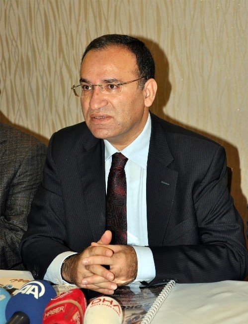 Adalet Bakanı Bozdağ: “Chp 1982 Anayasasından Rahatsız Değil”
