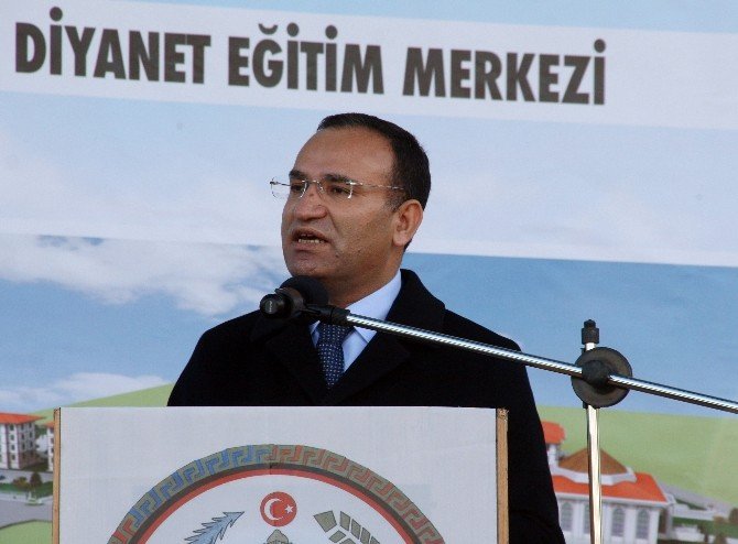 Adalet Bakanı Bozdağ: "Atatürk Sağ Olsaydı Devlete Ve Hükümete Sahip Çıkardı"
