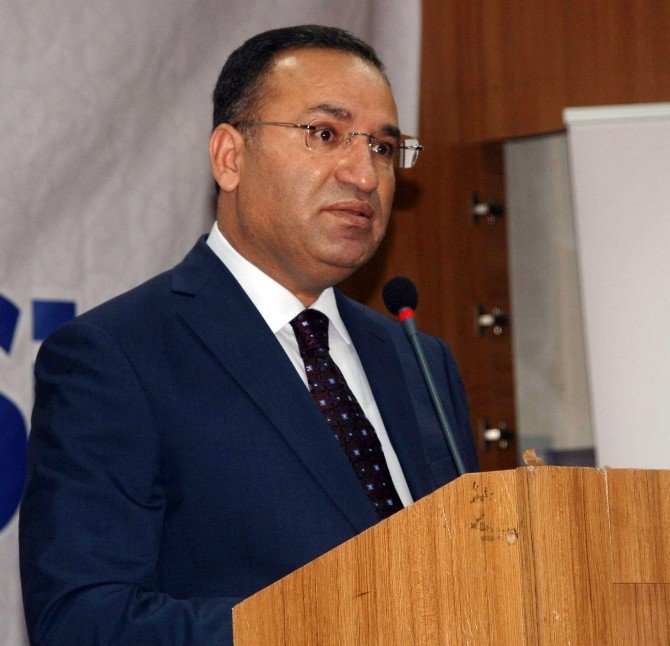 Bakan Bozdağ: “Diyarbakır’daki Saldırı Türkiye’nin Birlik Ve Beraberliğine Yapılan Bir Saldırıdır”